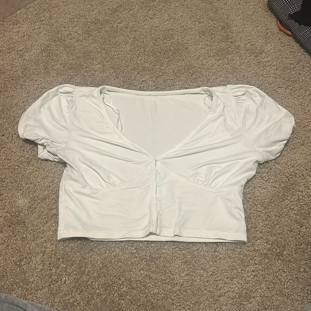 Cropped white shirt